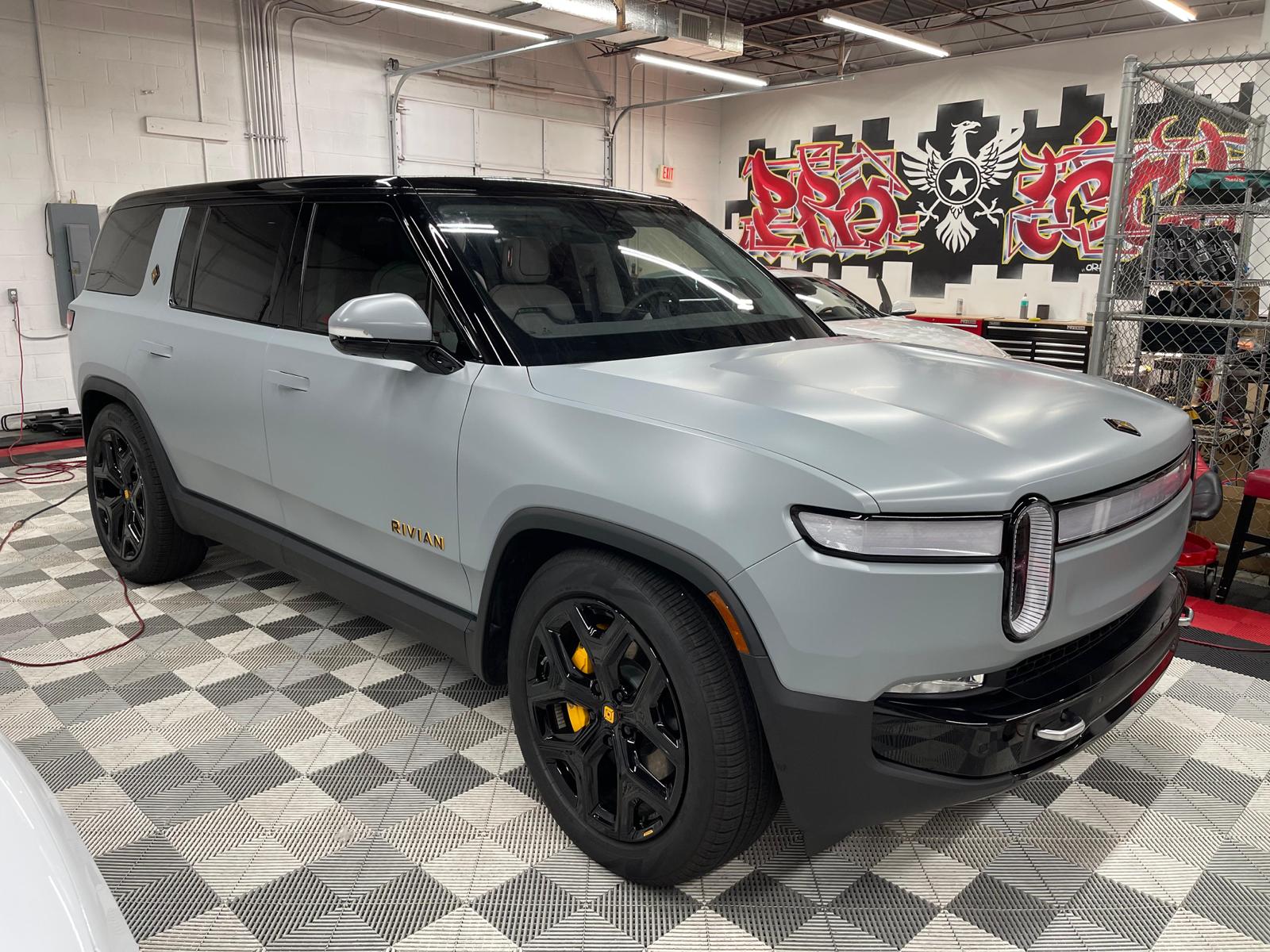 Matte Ppf Wrap On Limestone Rivian R1s Rivian Forum R1t R1s R2 R3 News Specs Models Rivn