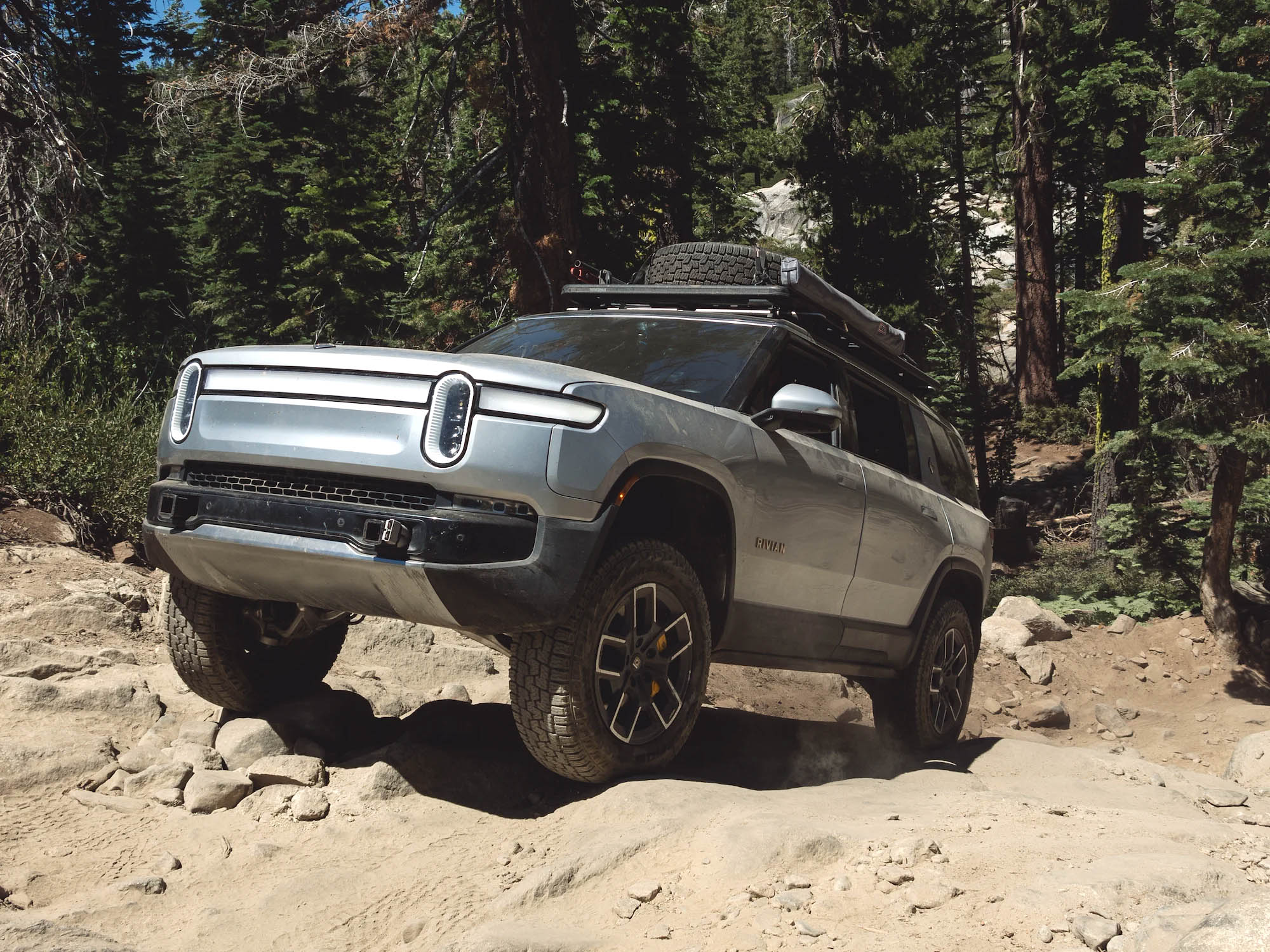 Rivian R1S Becomes First Production EV to Complete the Rubicon Trail ...