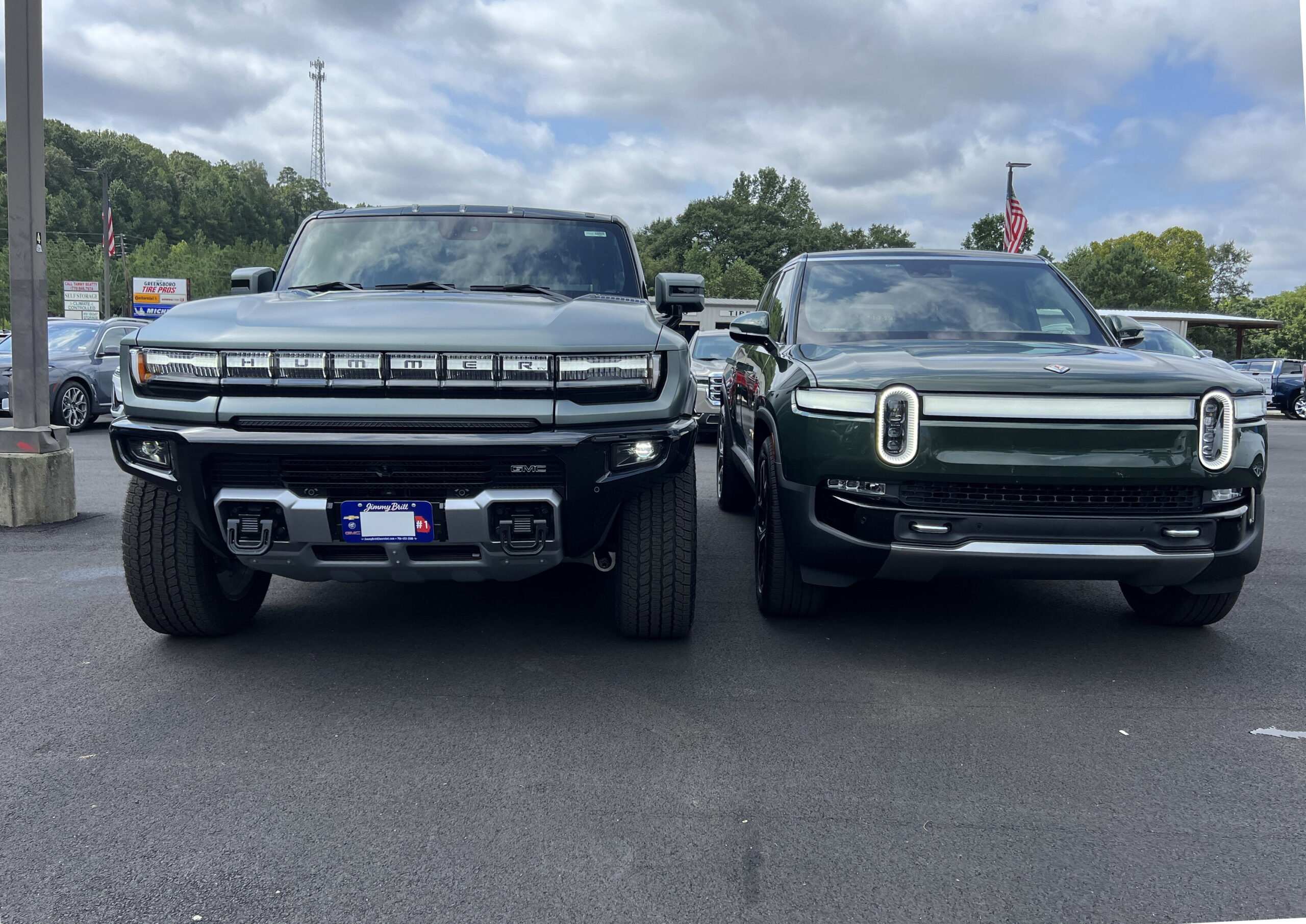 R1S vs Hummer EV SUV size comparison side-by-side | Page 2 | Rivian ...