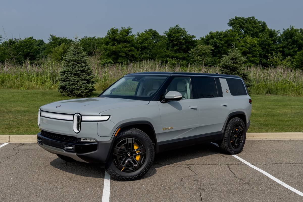 Новый Rivian R1s 2025 Года Купить