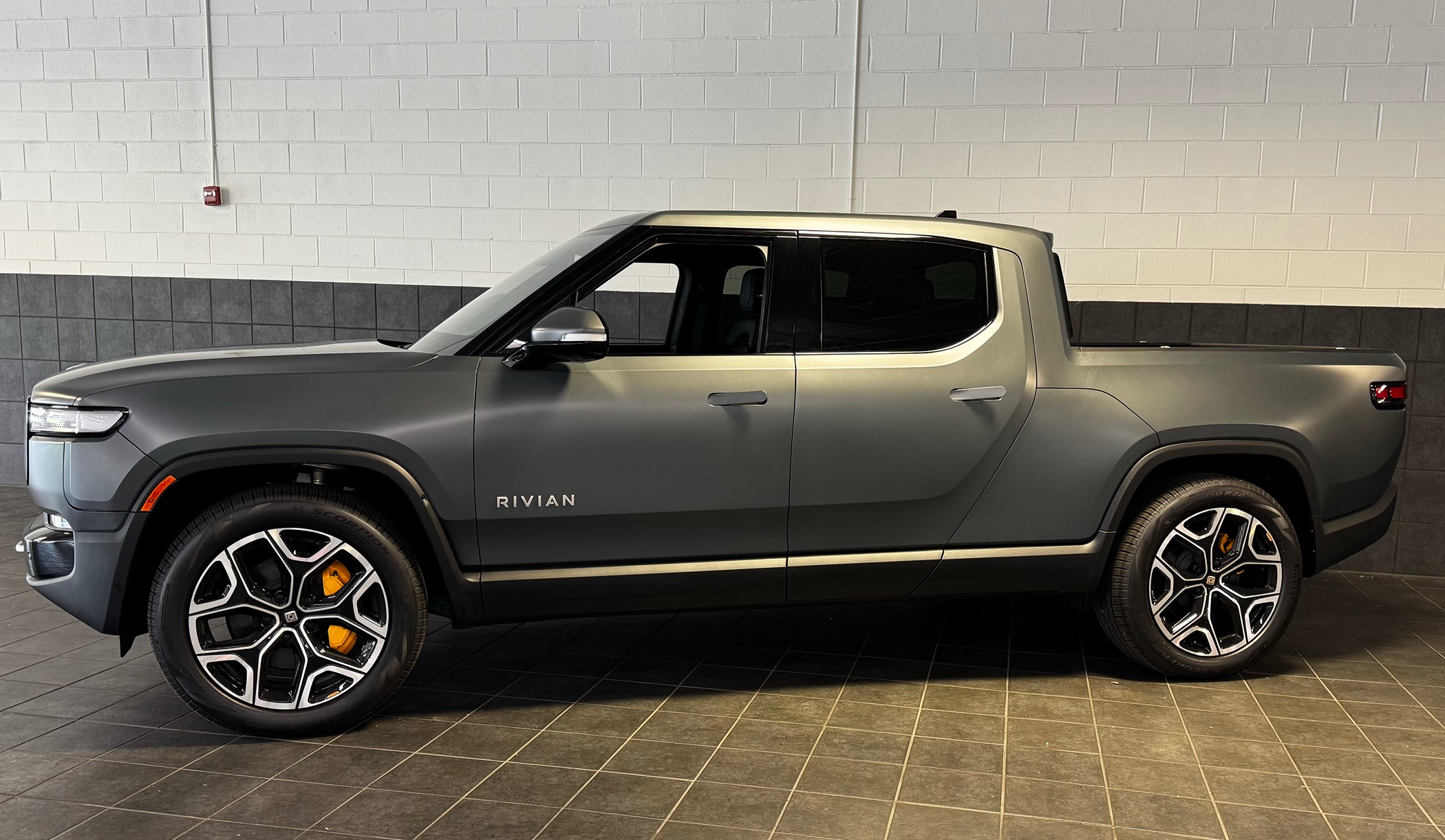 Factory XPEL Stealth El Cap 2024 R1T is in the building | Rivian Forum ...